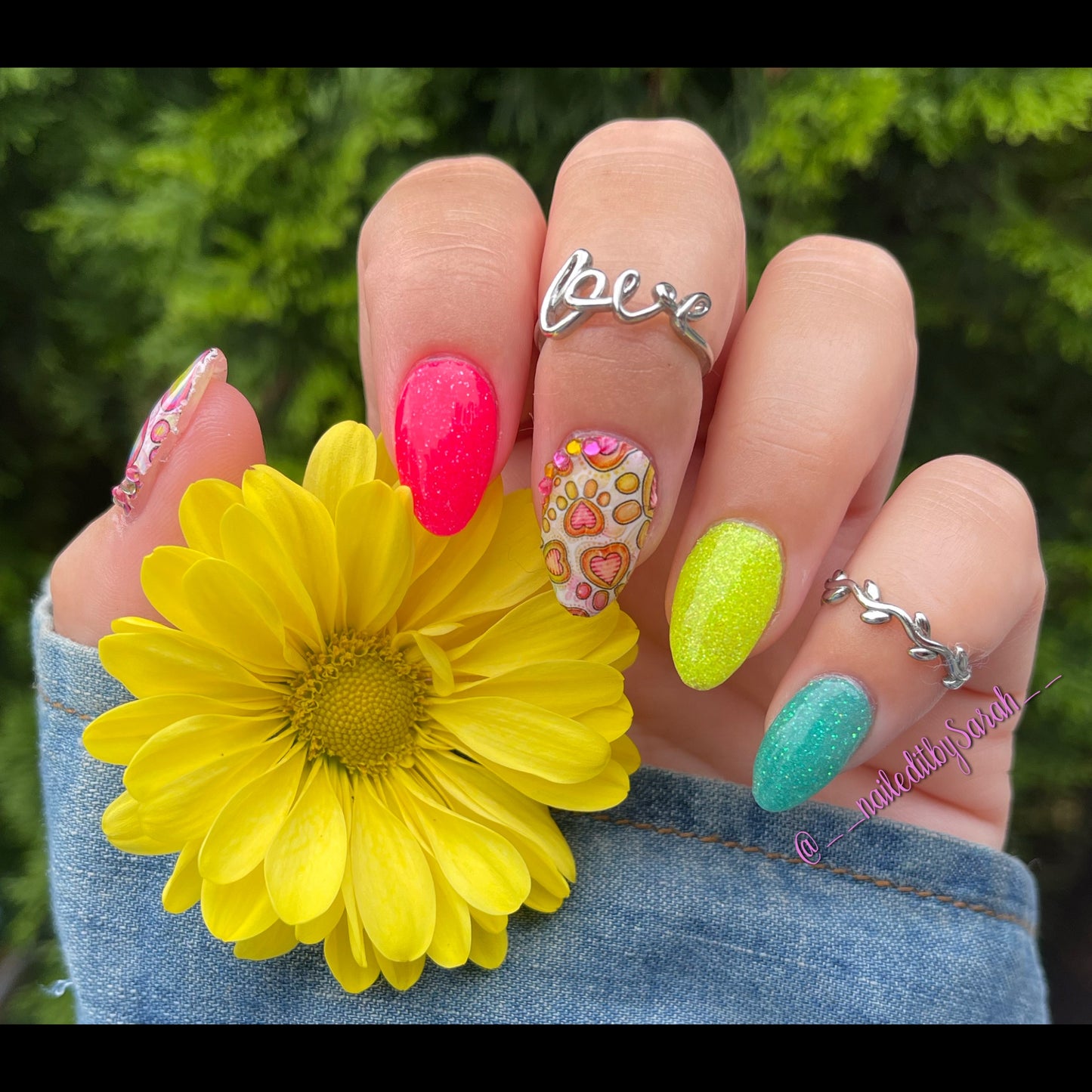 Tipsy Daisy (Glow) - #436